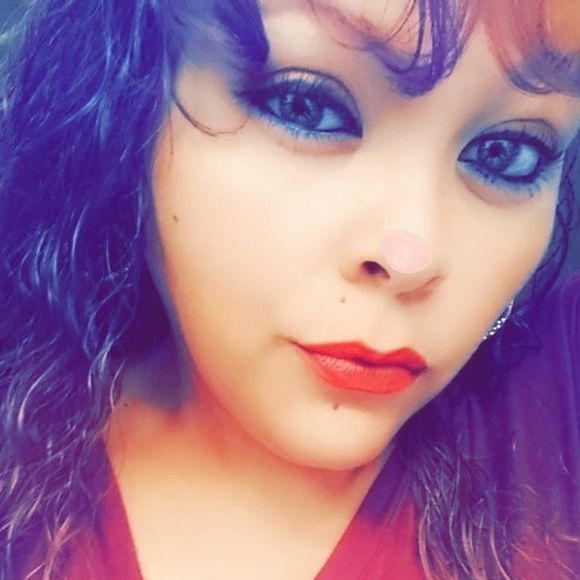 Meet your Posher, Synthia - Picture 1 of 1